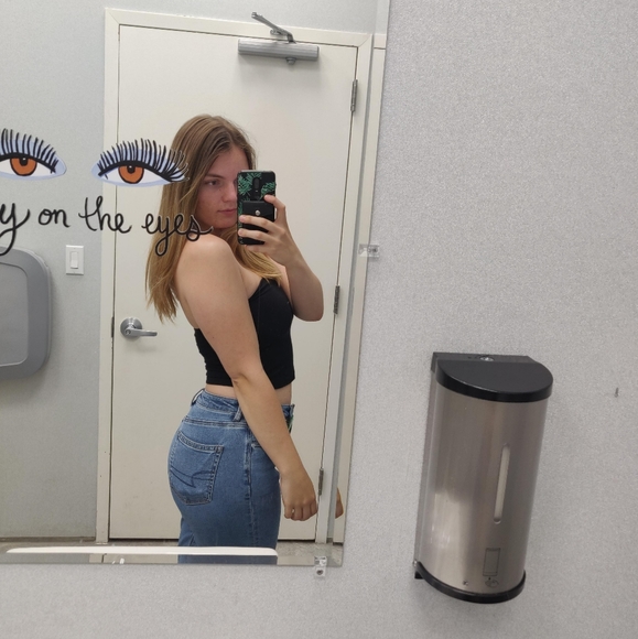 Meet your Posher, Ellie - Picture 1 of 1